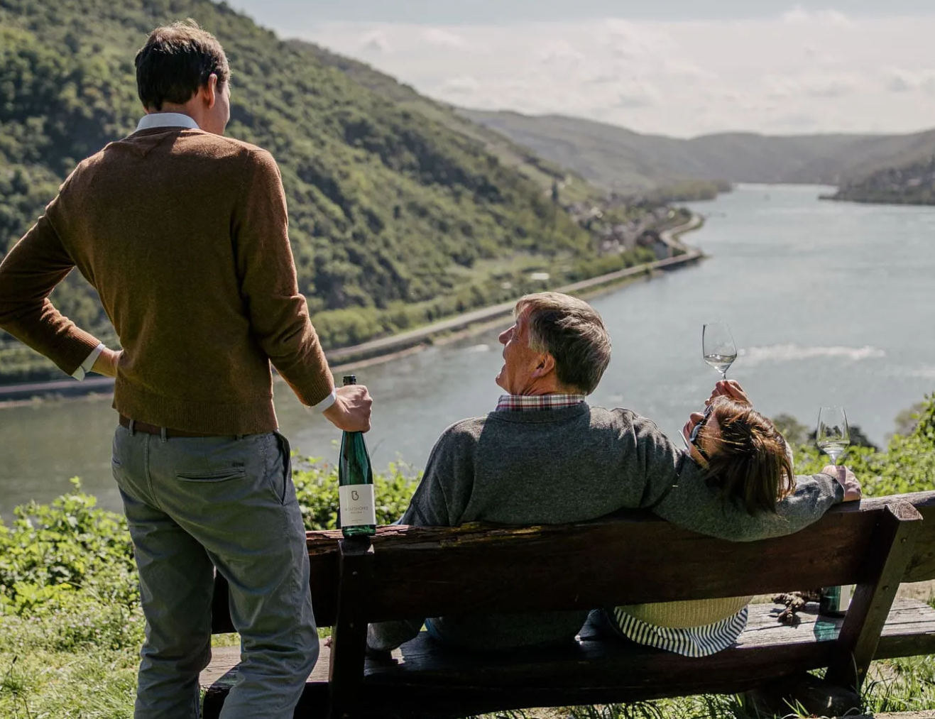 Peter Bär und sein Sohn in der Weinhandlung WEINBÄR in Freiburg